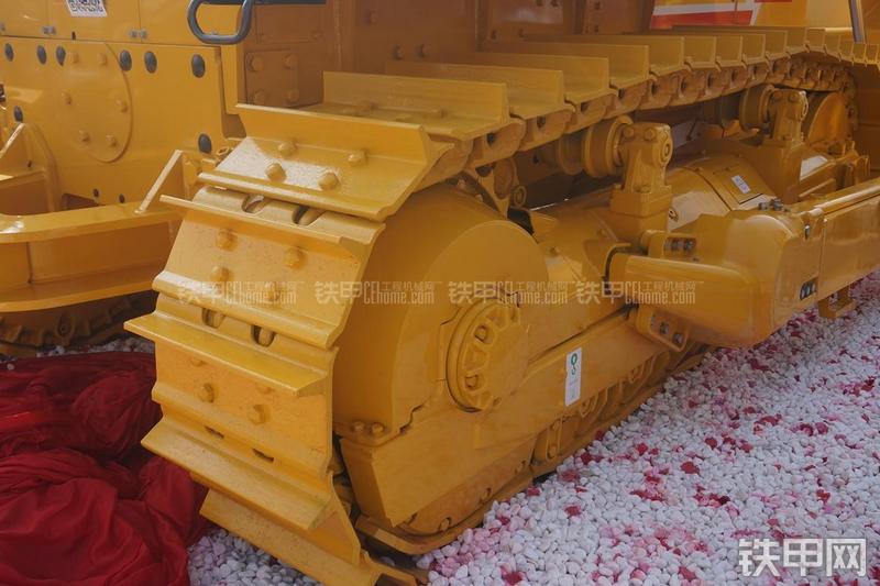 国机重工D320E推土机局部