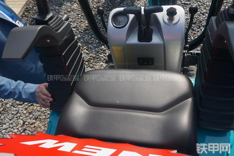 山河智能SWE10UB挖掘机局部