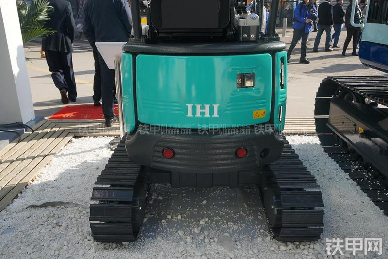 石川岛IHI-18VX挖掘机局部