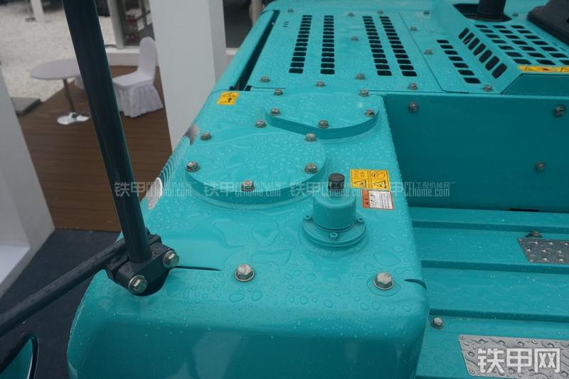 神钢SK250-10挖掘机局部