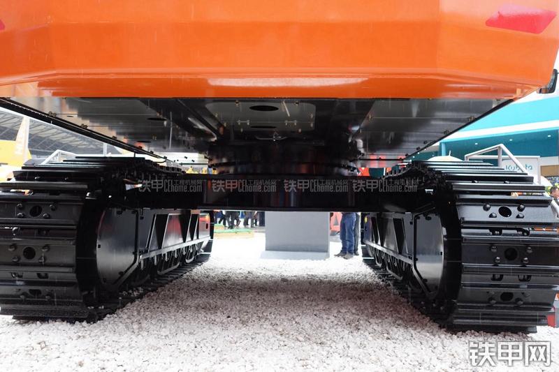 日立ZX690LCH-5A挖掘机局部