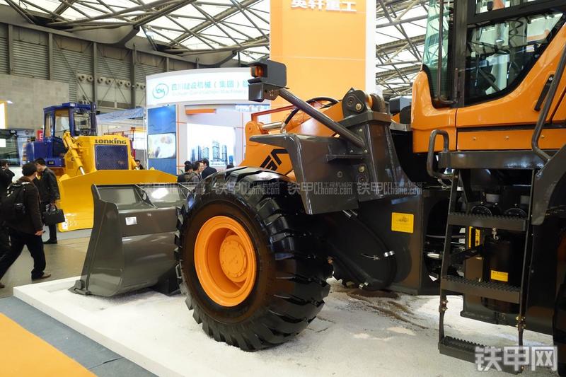 英轩重工YX656V装载机局部