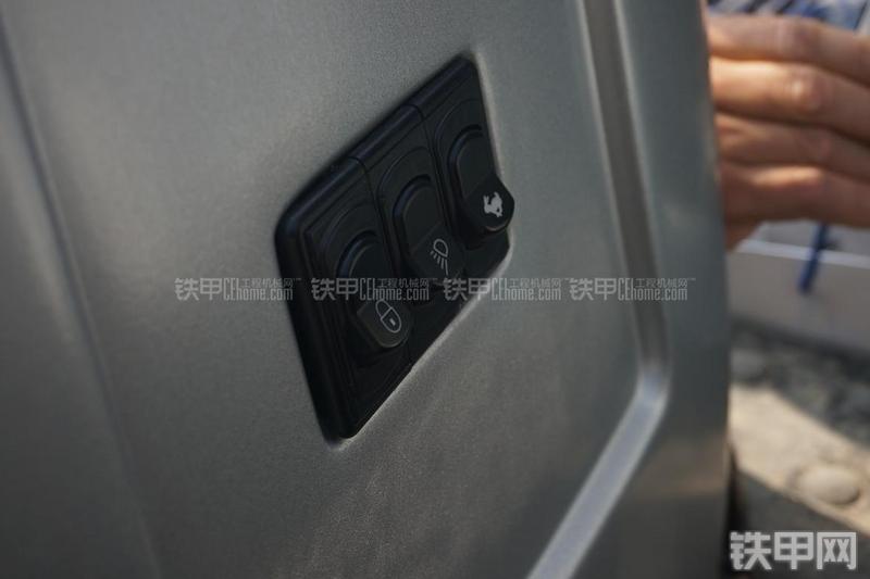 山河智能SWE08B挖掘机局部