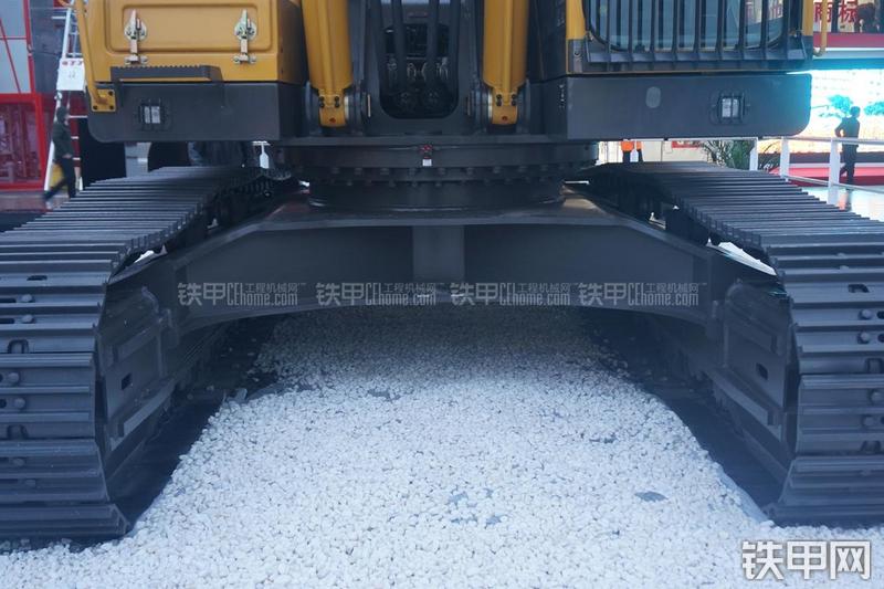 山东临工LG6460E挖掘机局部