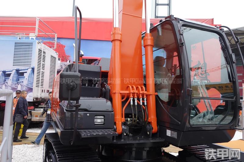 日立ZX170LC-5A挖掘机局部