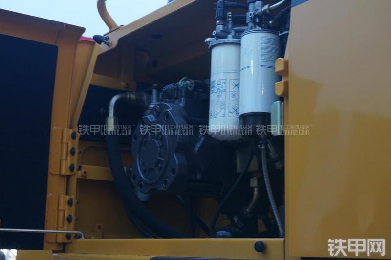 山东临工LG6460E挖掘机局部