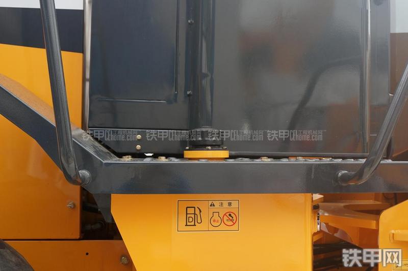 现代HL850S装载机局部