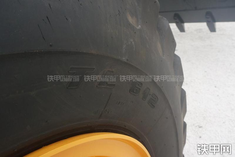 现代HL850S装载机局部