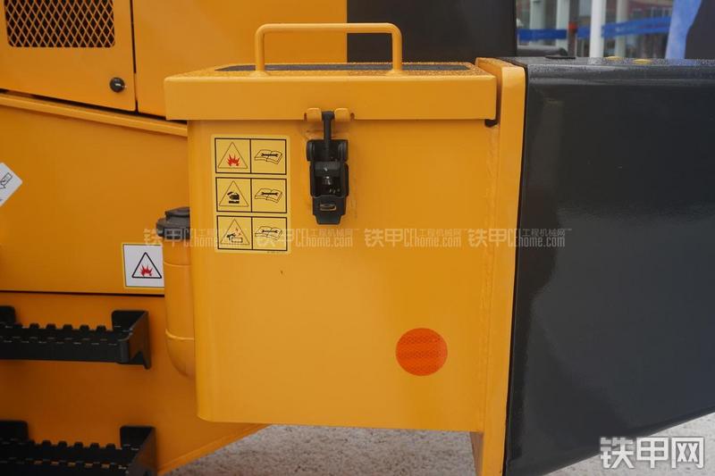 现代HL851K装载机局部