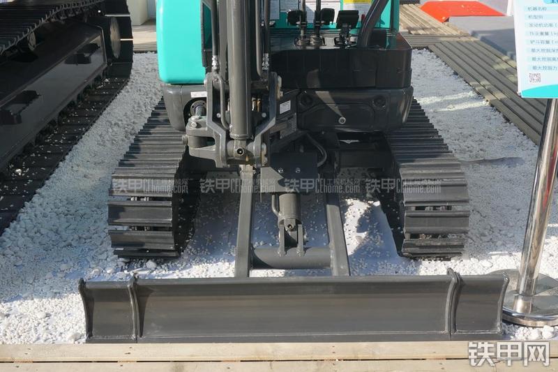 石川岛IHI-18VX挖掘机局部