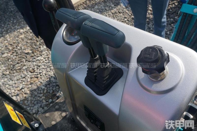 山河智能SWE10UB挖掘机局部