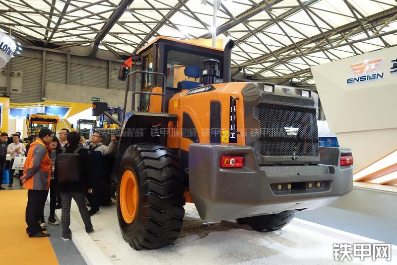 英轩重工YX656V装载机整机外观