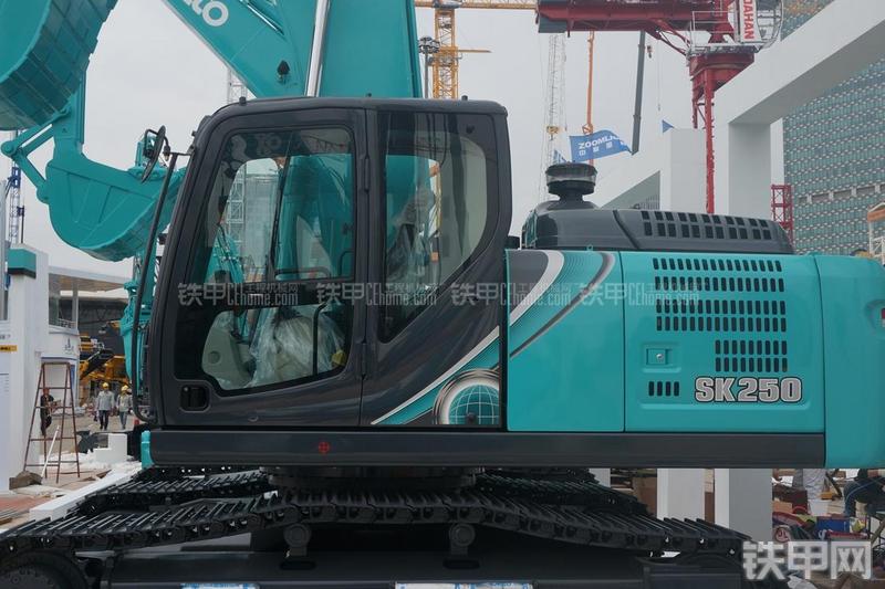 神钢SK250-10挖掘机整机外观