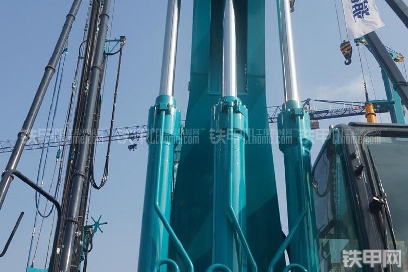 山河智能SWE350ES挖掘机局部