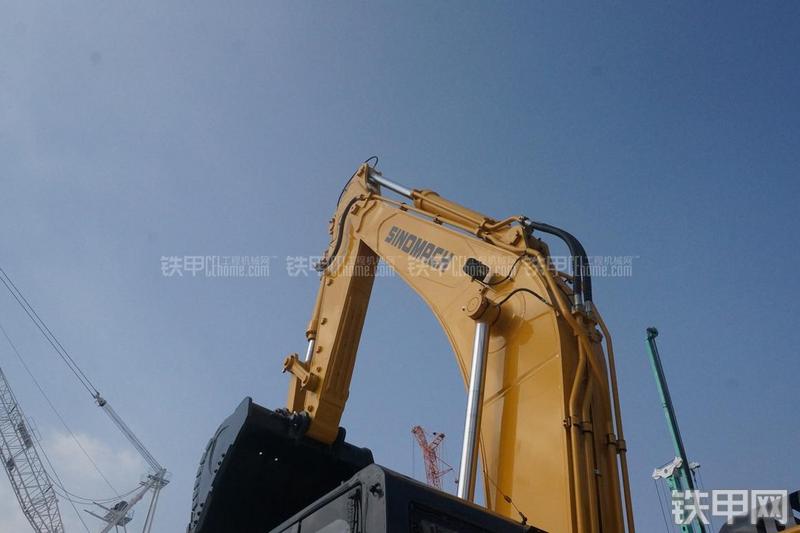 国机重工GE380H挖掘机局部