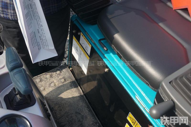 山河智能SWE08B挖掘机局部