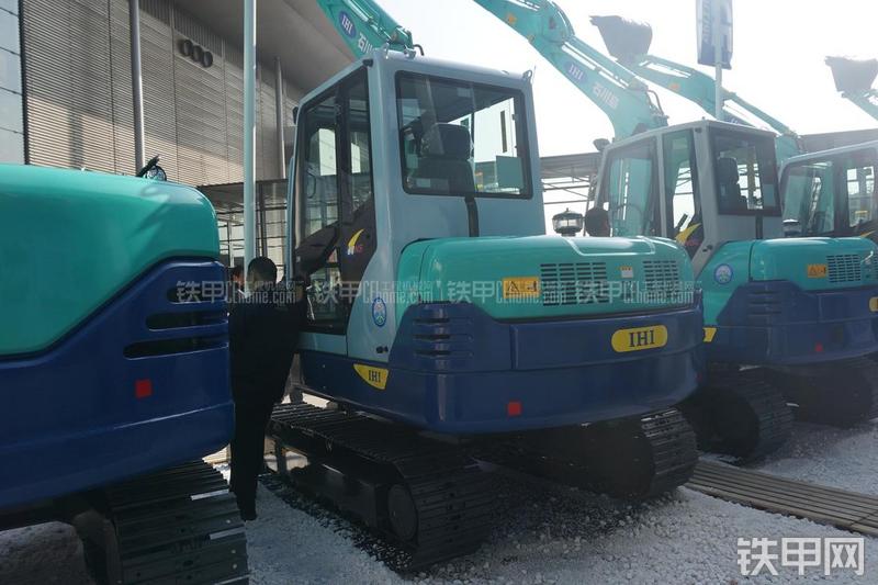 石川岛68NS挖掘机整机外观