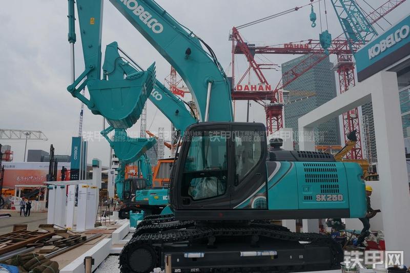 神钢SK250-10挖掘机整机外观
