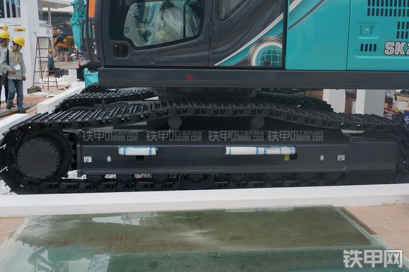 神钢SK250-10挖掘机局部