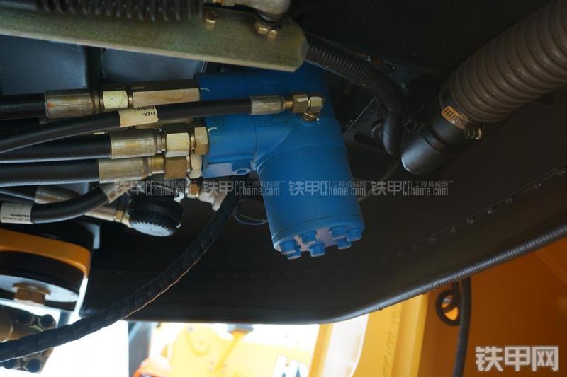 现代HL850S装载机局部