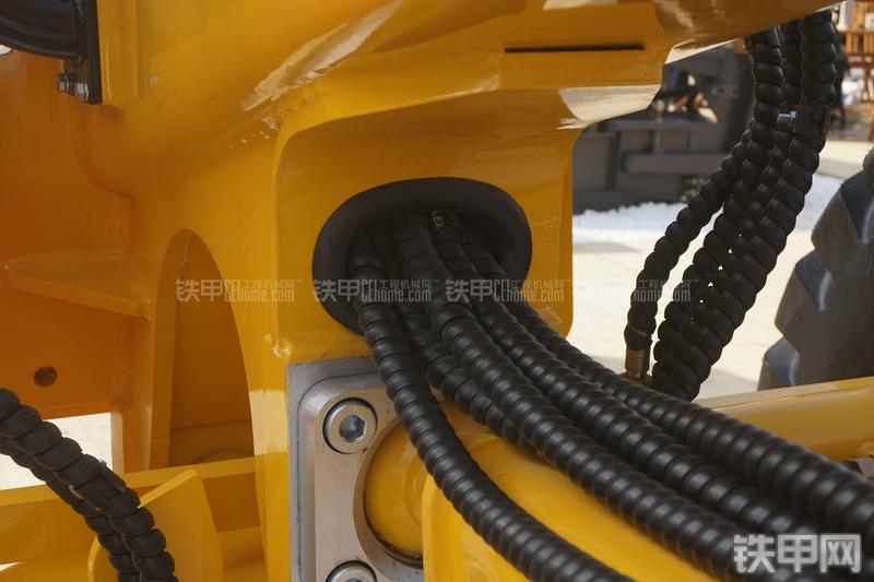 国机重工DT620平地机局部