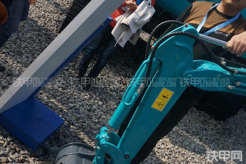 山河智能SWE08B挖掘机局部