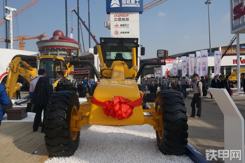 国机重工DT620平地机局部