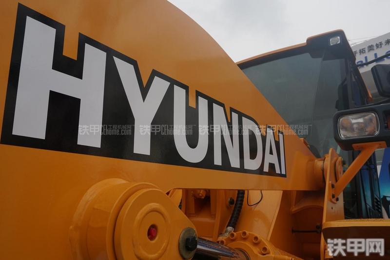 现代HL851K装载机局部