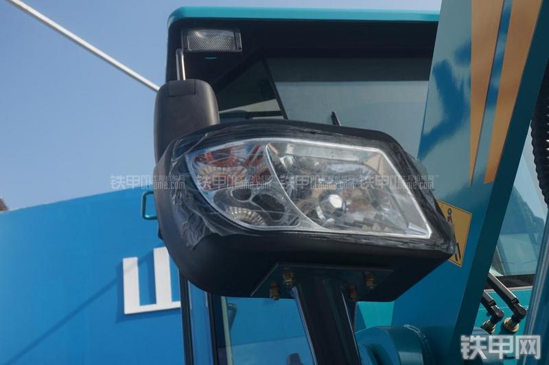 山河智能SL38W装载机局部