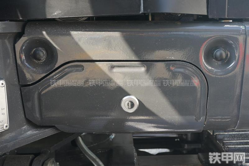 石川岛IHI-18VX挖掘机局部