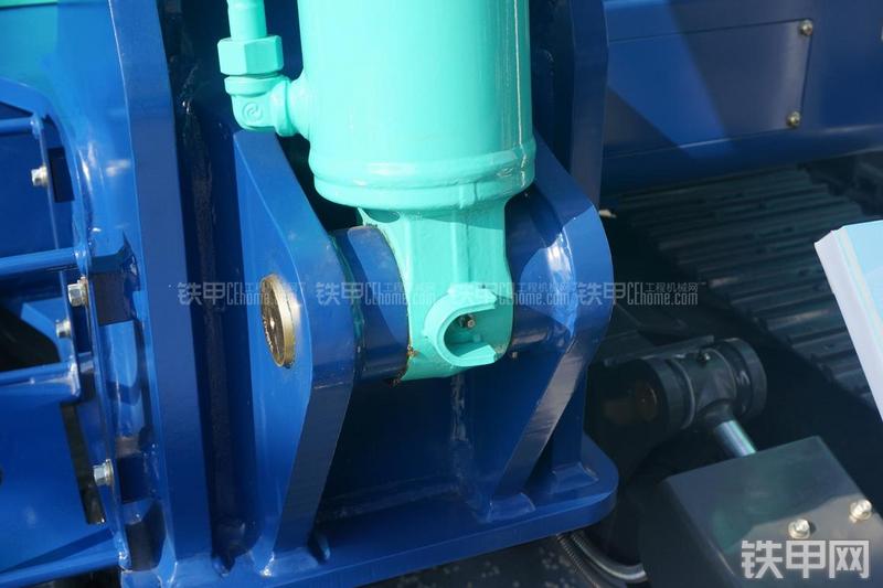 石川岛68NS挖掘机局部