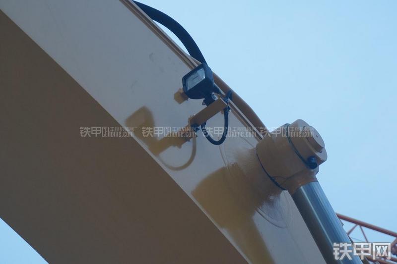 山东临工LG6460E挖掘机局部