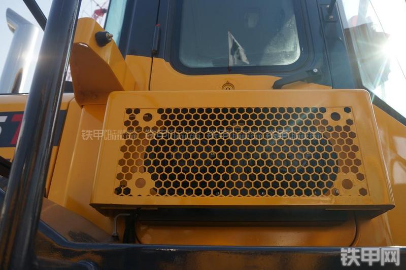 国机重工950LNG装载机局部