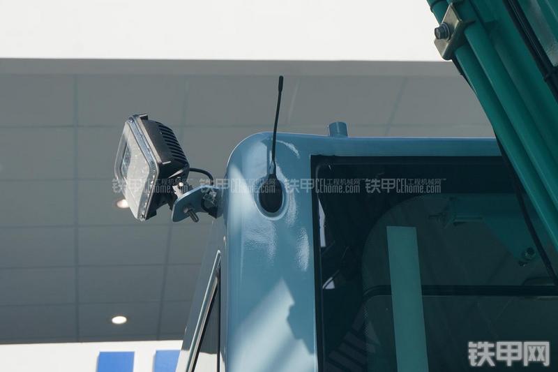 石川岛IHI-135NS挖掘机局部