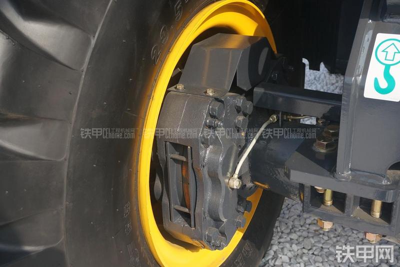 国机重工950LNG装载机局部