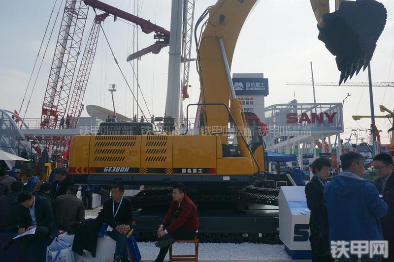 国机重工GE380H挖掘机整机外观