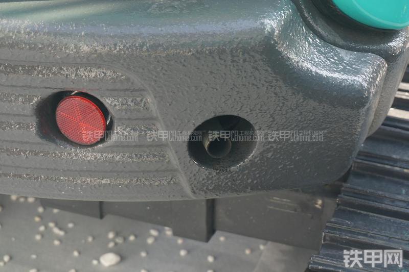 石川岛IHI-18VX挖掘机局部