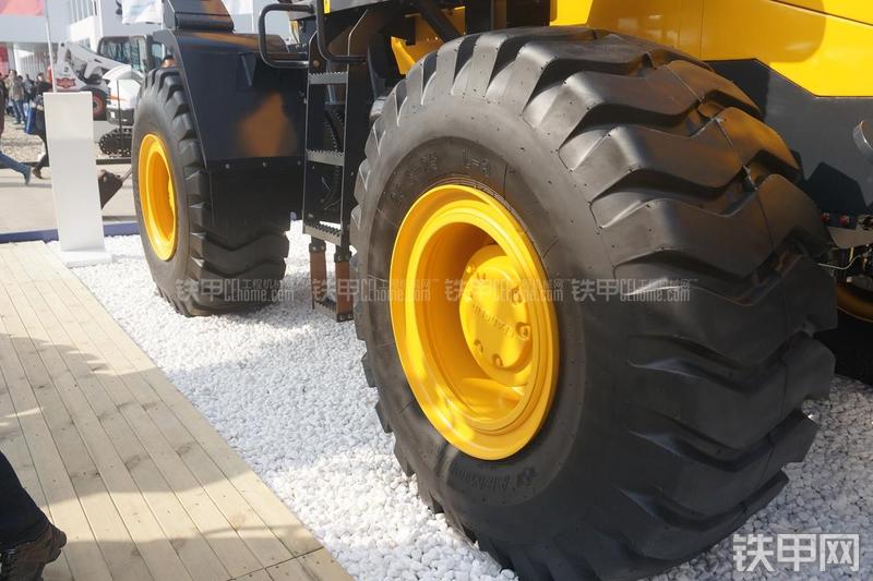 国机重工950LNG装载机局部