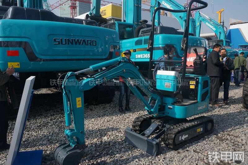 山河智能SWE08B挖掘机整机外观