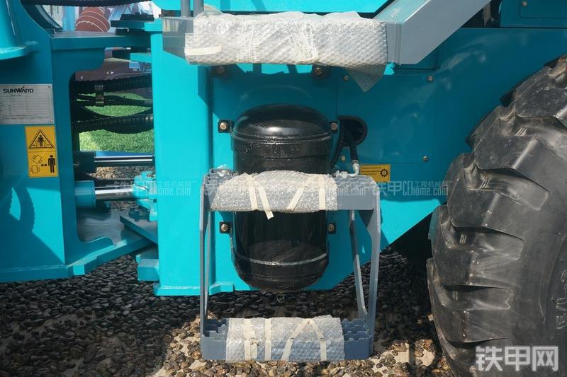 山河智能SL38W装载机局部