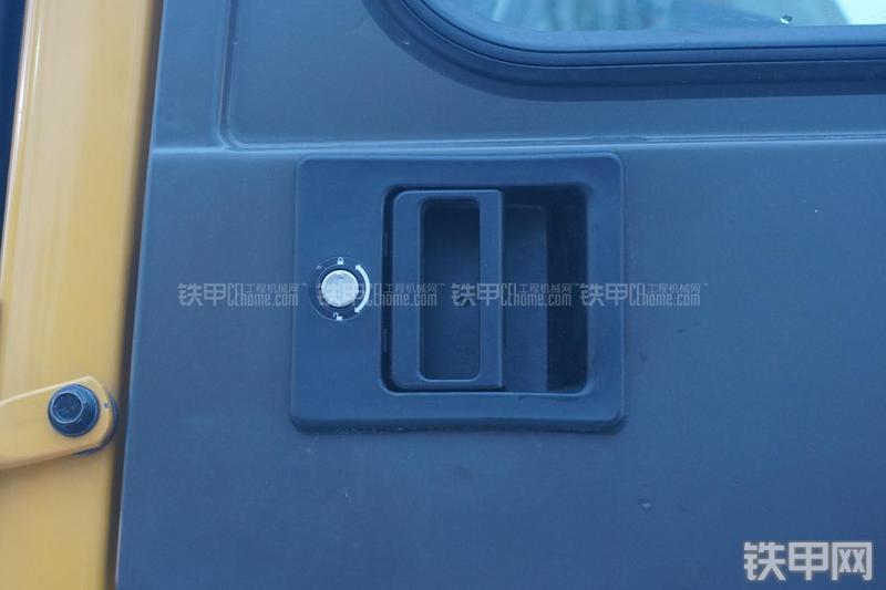 山东临工LG6460E挖掘机局部