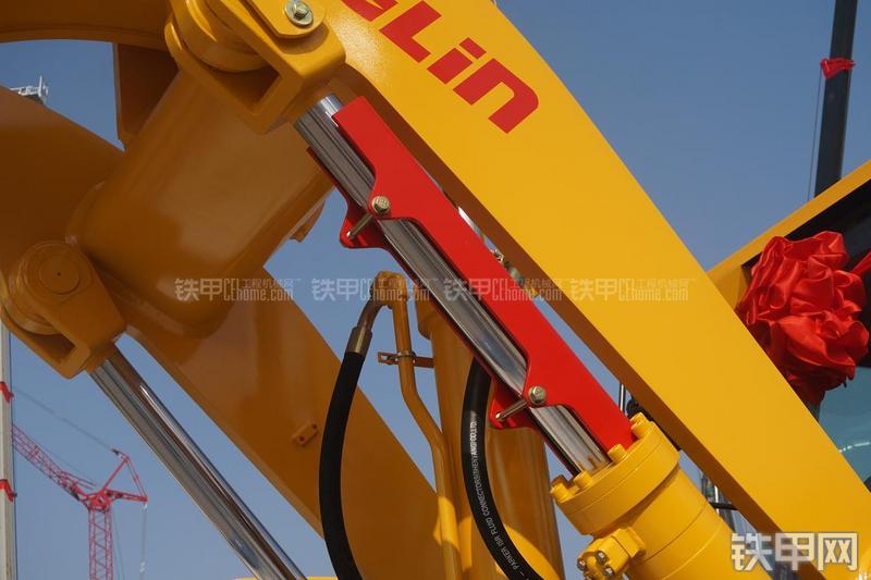 国机重工950LNG装载机局部