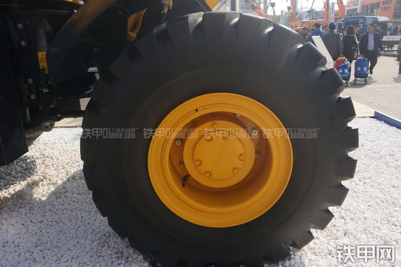 国机重工950LNG装载机局部