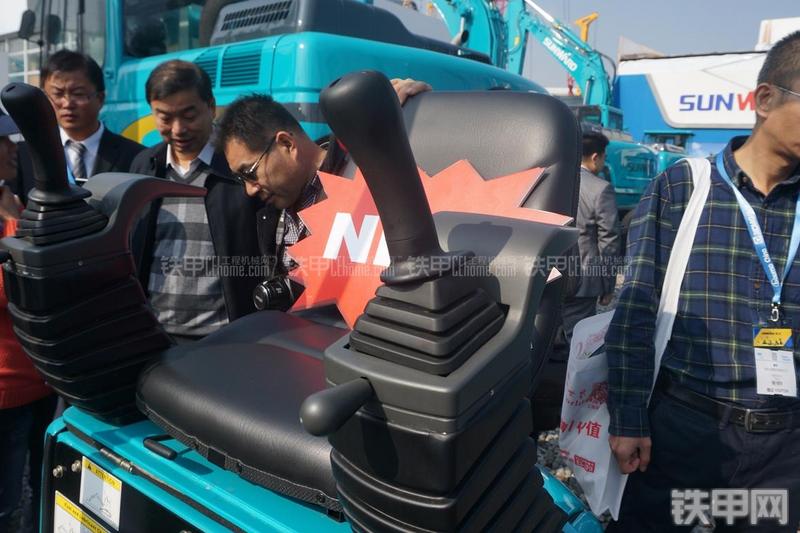 山河智能SWE08B挖掘机局部