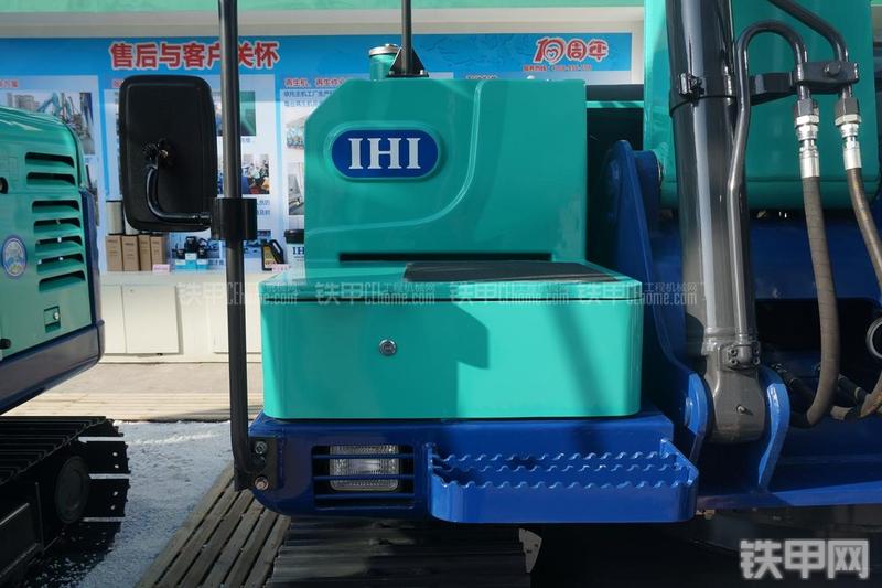 石川岛IHI-135NS挖掘机局部