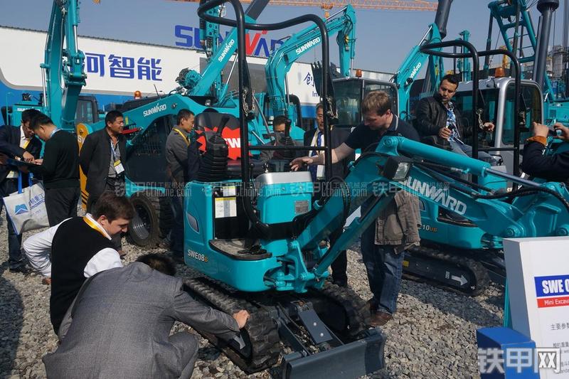 山河智能SWE08B挖掘机整机外观