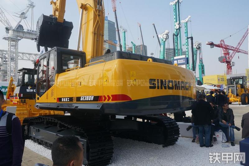 国机重工GE380H挖掘机整机外观