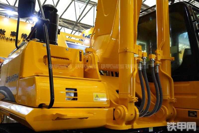 龙工LG6485H挖掘机局部