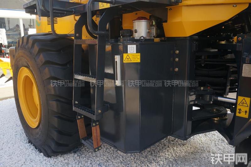 国机重工950LNG装载机局部