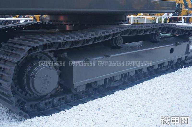 山东临工LG6460E挖掘机局部